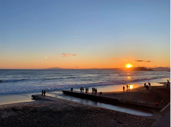 七里ガ浜海岸まで約1600m・徒歩約20分