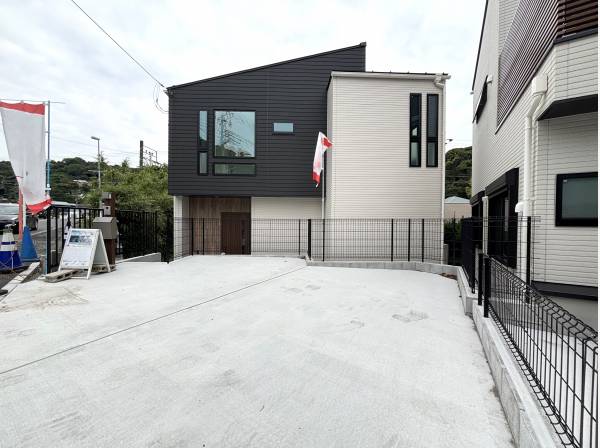 カースペースが2台分あるのも嬉しいですね。