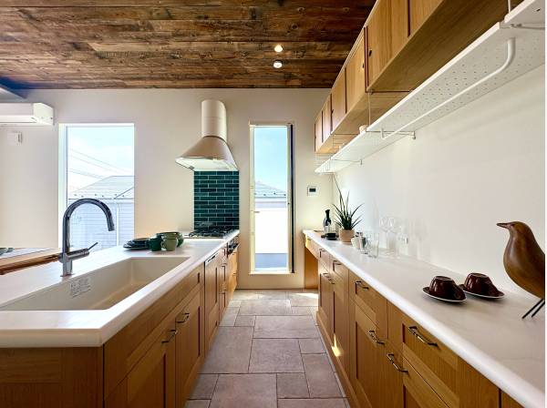 デザインと機能性を両立した、使いやすい自慢の台所。