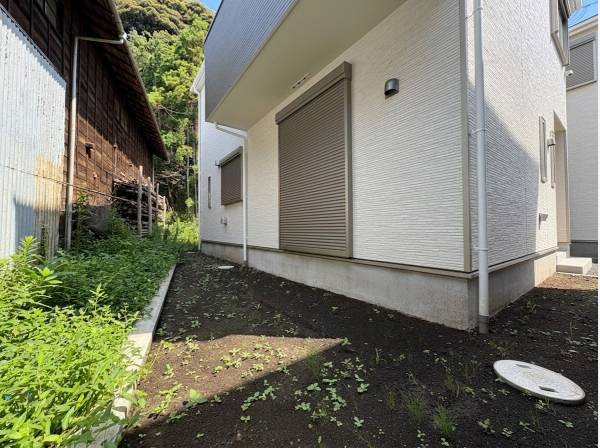 ちょっとしたお庭スペースもございます！