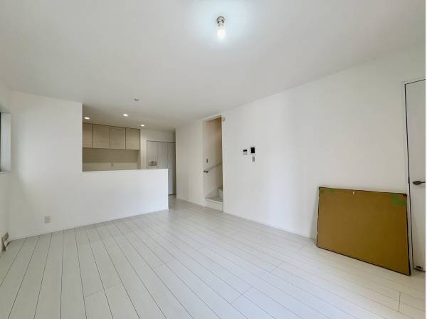 白で統一された開放的なＬＤＫ。