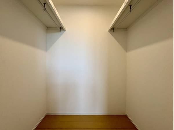 ウォークインクローゼットも完備