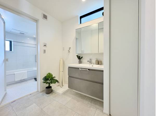 明るく使える洗面所