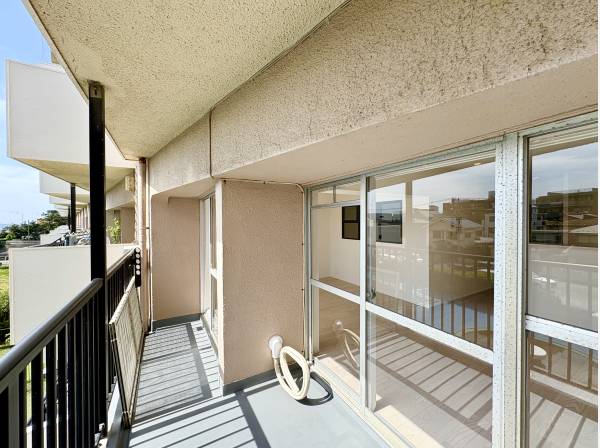 バルコニーは風通し、陽当たり良好！