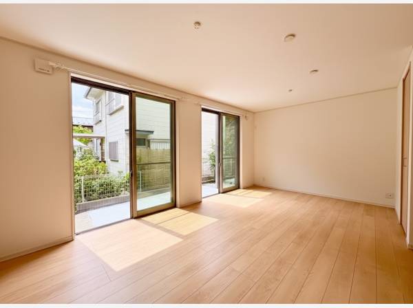 仕切りを設ければ2部屋にできる11帖越えの洋室