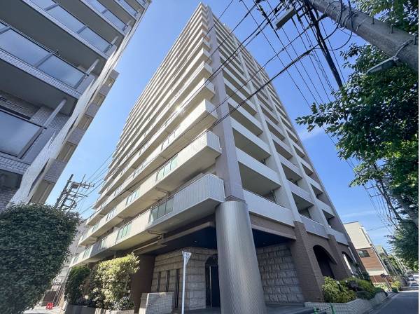 重厚感のあるスタイリッシュな佇まい