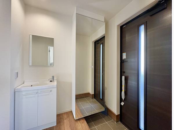 「ただいまー」「手洗ってね」そんな会話が聞こえてきそうな空間です。