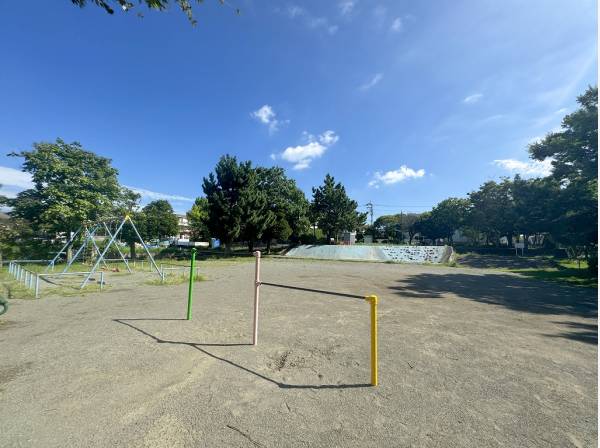 片瀬山西公園まで徒歩7分（約500m）
