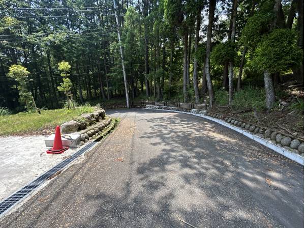 前面道路も広く、駐車がラク！
