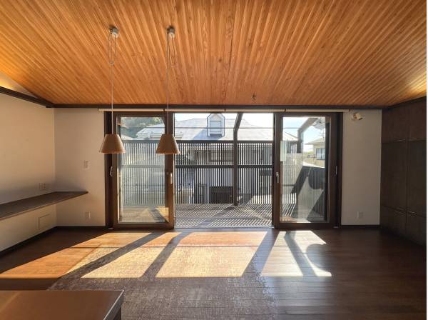 キッチンから見たLDK