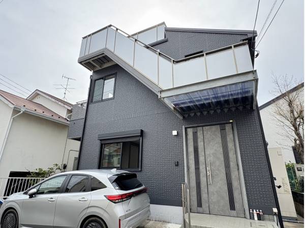 グレーを基調としたスタイリッシュな外観