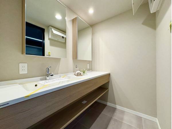 パウダールーム・バスルーム