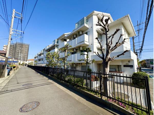 全4階建ての低層マンションです！