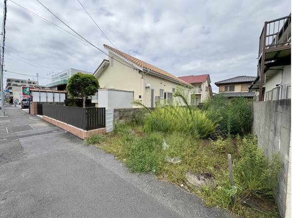 建ぺい率60％・容積率200％の準住居地域のためフレキシブルなプランが