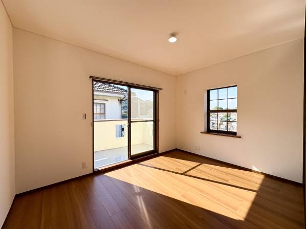 6帖以上の居室が全4室ございます！