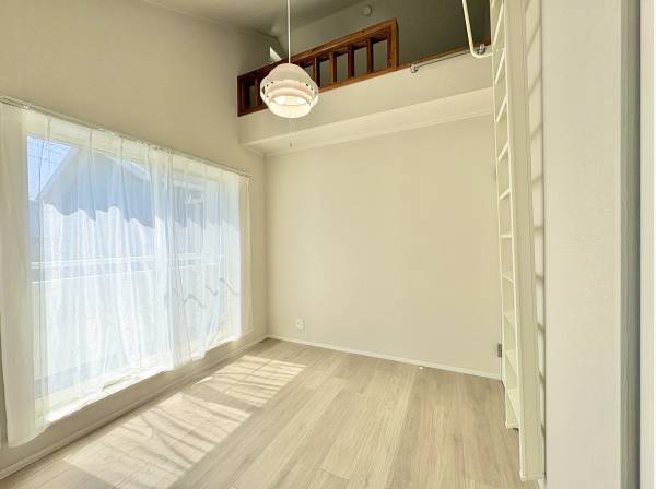 各居室には収納力のあるクローゼットを完備しております