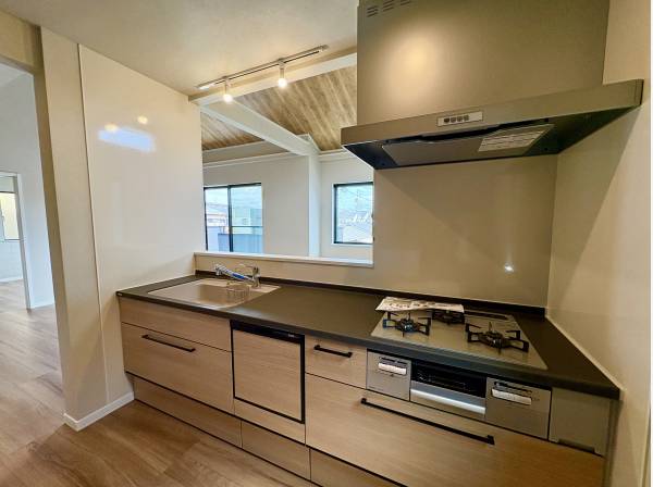 食洗器付きのシステムキッチン