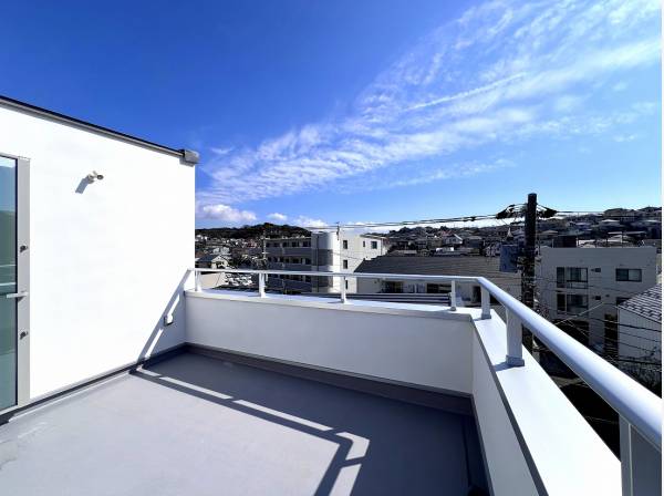 プライベートな空間で日光浴など自分時間を満喫♪