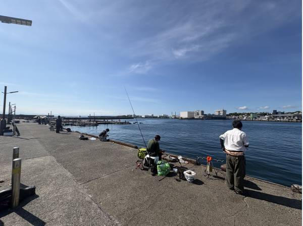 釣り人が沢山います！毎日釣りを楽しめますよ！