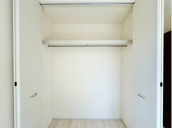 各お部屋に収納スペースもございます！