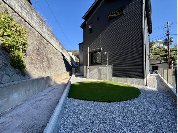 ちょっとしたお庭がございます