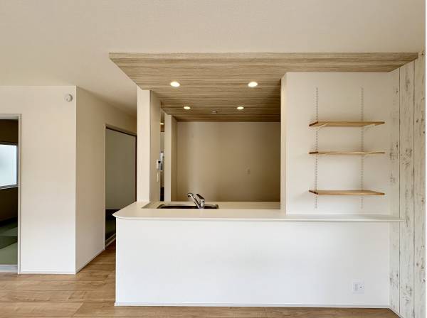 対面式キッチン広々としたキッチンスペースが広がります