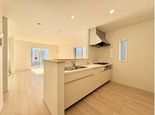 お子様と一緒に準備や片付けが出来るキッチン