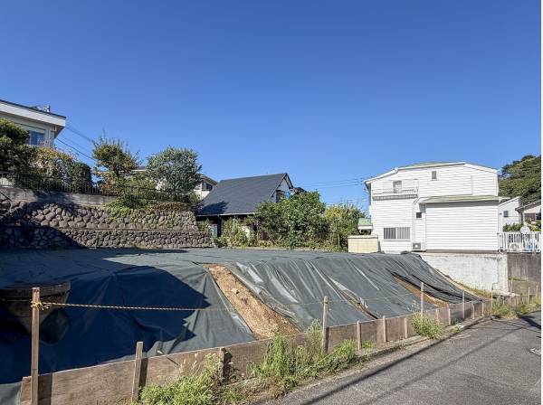 南道路に面した明るいロケーションです！