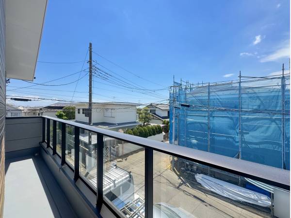 周辺は高い建物が少なく気持ちの良い抜けた景色を愉しめます