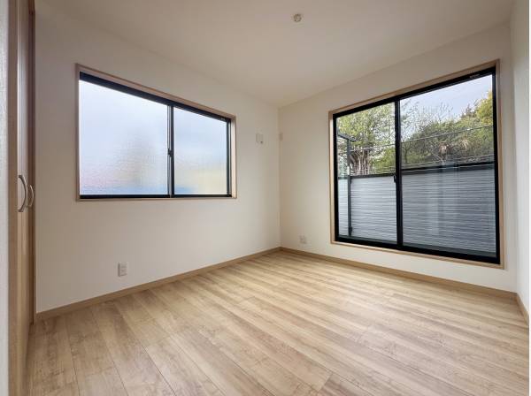 全ての居室が二円採光で陽当たり風通し良好です