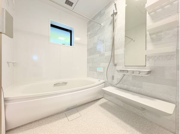 大きなバスルーム