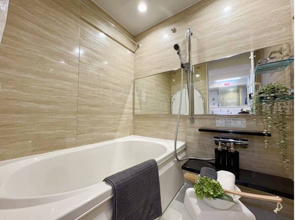 雨の日に嬉しい浴室乾燥機付きのバスルーム