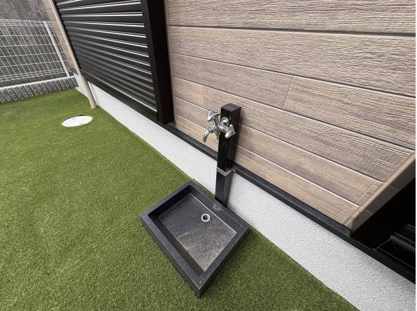 庭には水道が有りますよ！