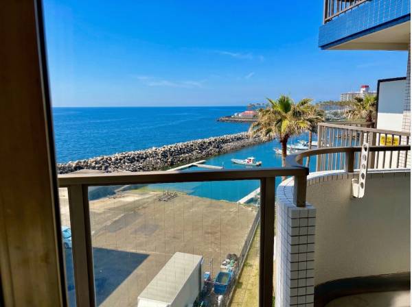 リビングから窓を開けてみた眺望です。