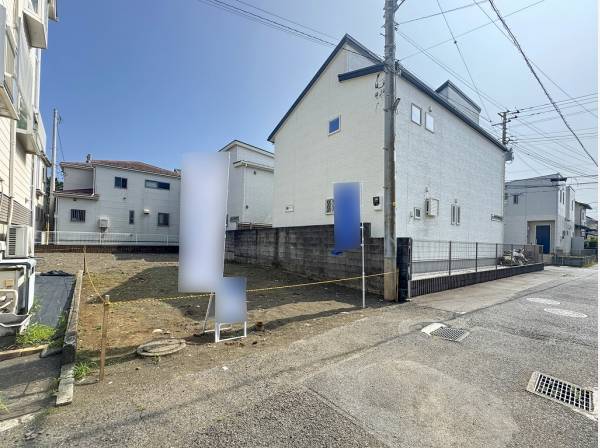 周辺は静かな住宅街が広がります