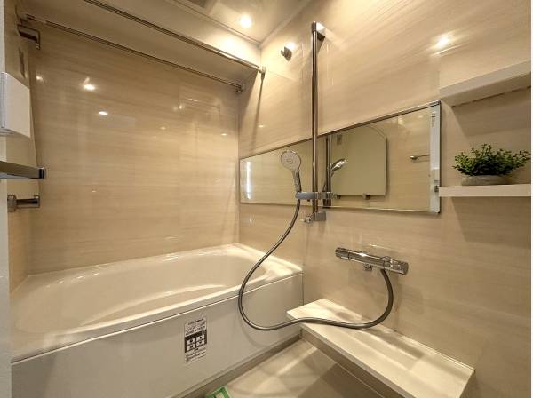 バスルームも新品でピカピカです