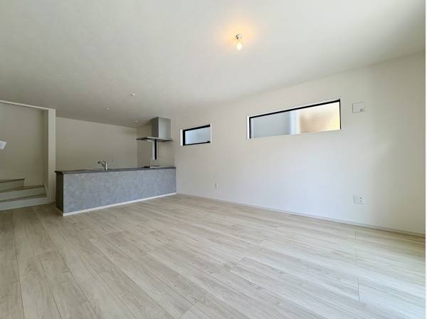 高窓から光を取り込む設計