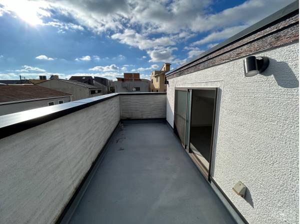 最上階のバルコニーは広々空間！セカンドリビングとしても素敵！