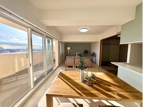 20帖以上の横型リビング