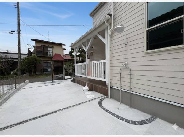 マリンスポーツ帰りに嬉しい屋外シャワー付き