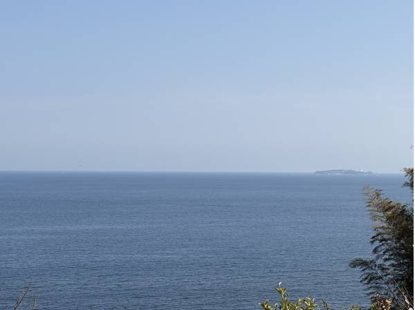 真っ青な海に浮かぶ初島も望むことができました
