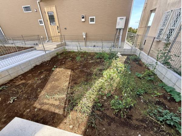 リビングから続く専用のお庭 ガーデニングや家庭菜園に最適です
