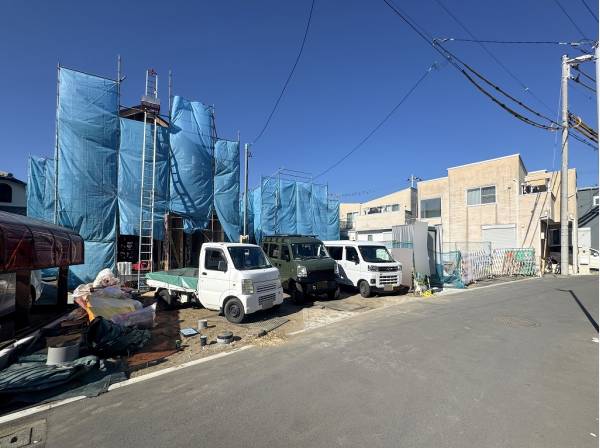 開放感のある現地前面道路