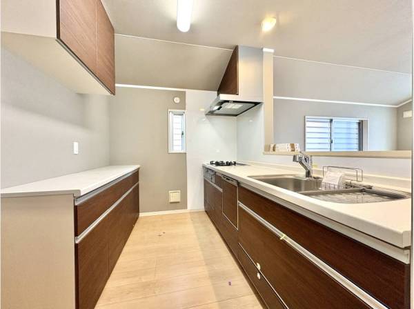 収納も豊富なキッチン