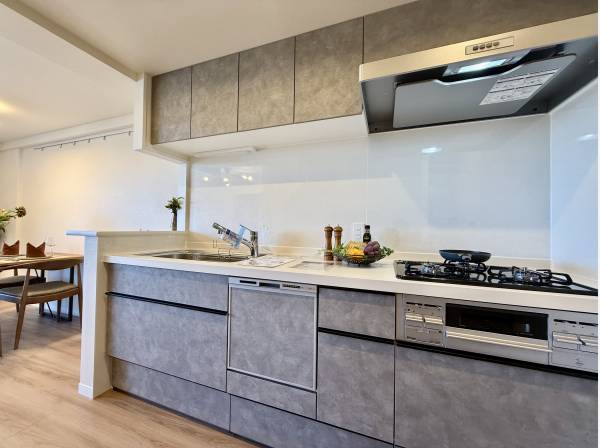 食洗機完備のシステムキッチン