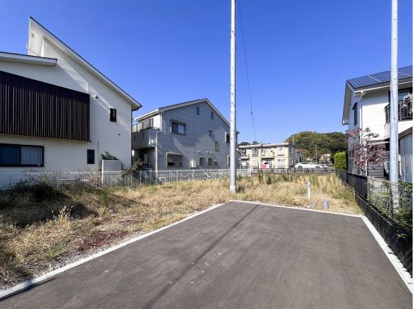 行き止まり部分のため住民の出入りのみで静かなロケーション