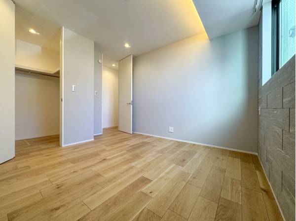 6.5帖のゆとりある納戸には大容量のWICを完備