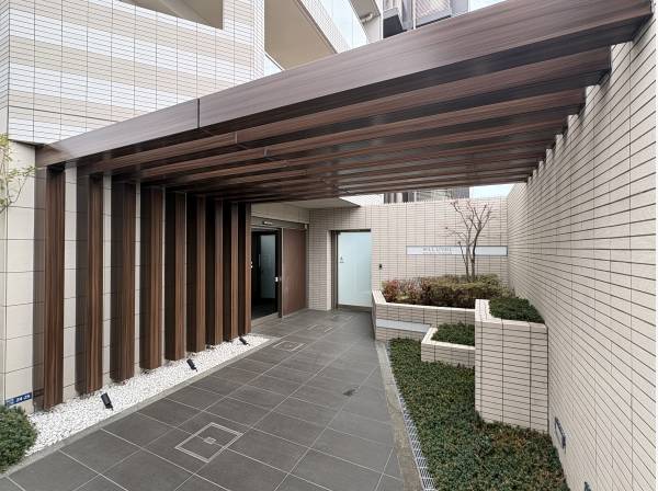 マンションエントランス