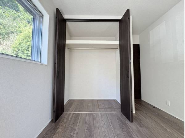 小物や洋服を沢山収納できます！