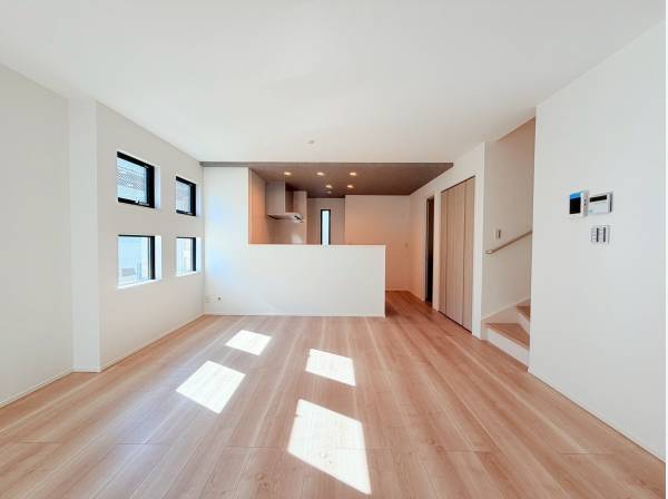 大切な家族団欒のひと時を過ごすあたたかいLDK